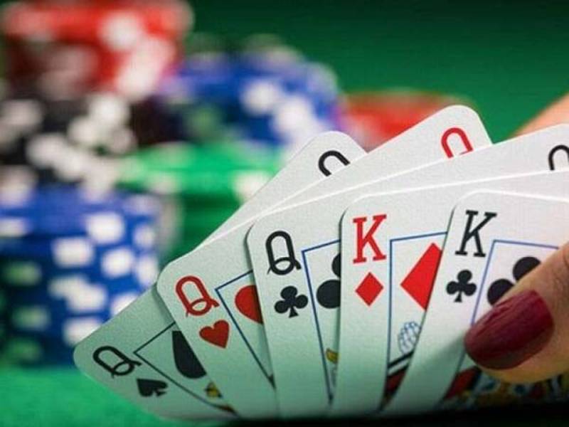 Bí Quyết Đánh Phỏm Rắn - Tăng Cơ Hội Chiến Thắng Nhanh 4 Khi bài đẹp và bạn muốn giăng bẫy đối thủ